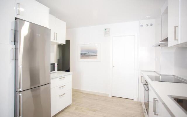 Nueva ALMUDENA Apartment by Cadiz4Rentals
