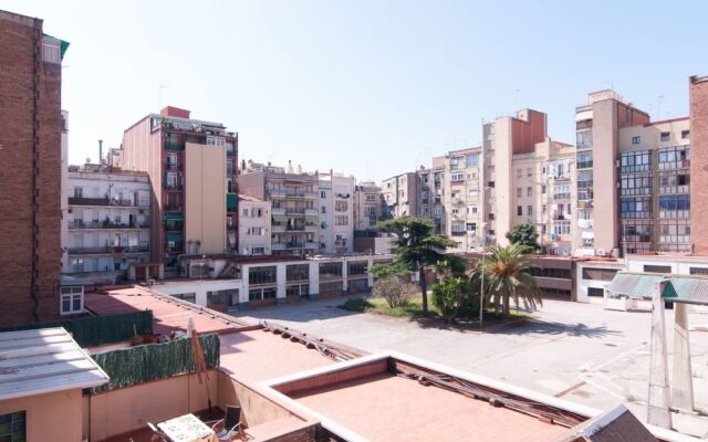 Bbarcelona Sagrada Familia Garden Apartment