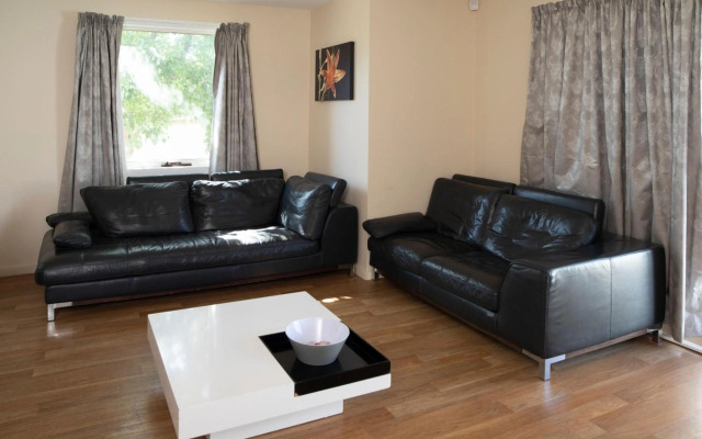 Grand Manor Motor Inn - Queanbeyan