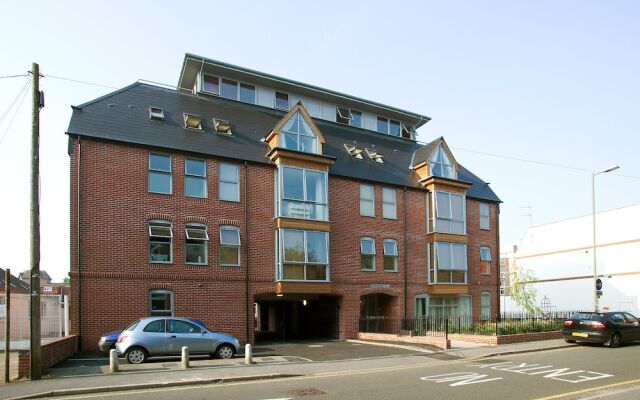 Pelican House By Esa