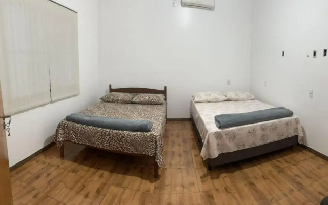 Casa frente Beto Carrero World e a 500M Praia