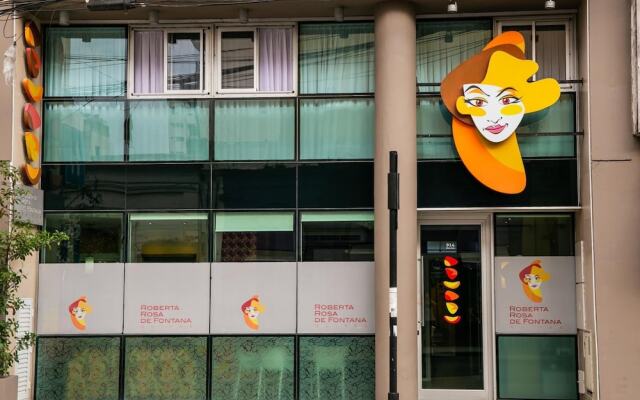 Roberta Rosa de Fontana Suites