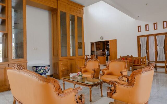 OYO 2295 Daffi Family Residence