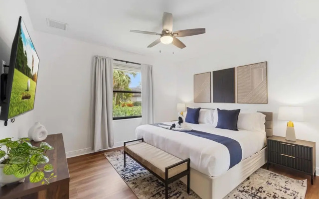 Grand 6BR Plantation Estate w/ Tennis & Pool