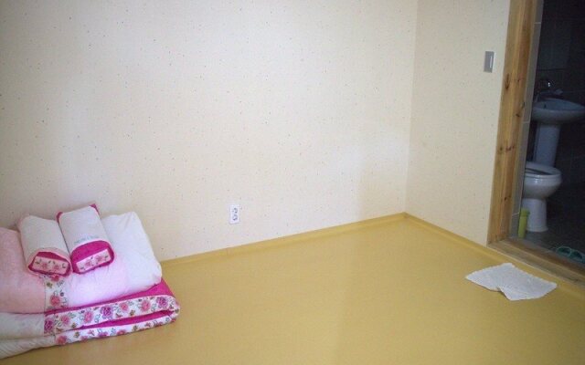 Deokindang & Su Guesthouse