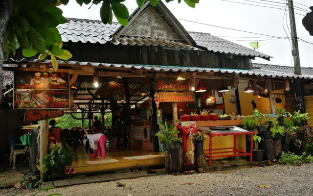 PP Red Tuna Hut