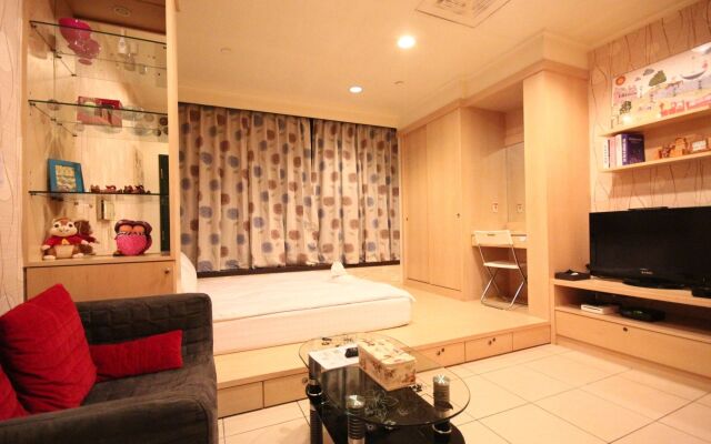 85 Childhood Suite
