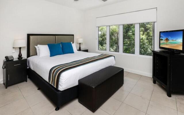 Beach Club Palm Cove 2 Bedroom Luxury Penthouse
