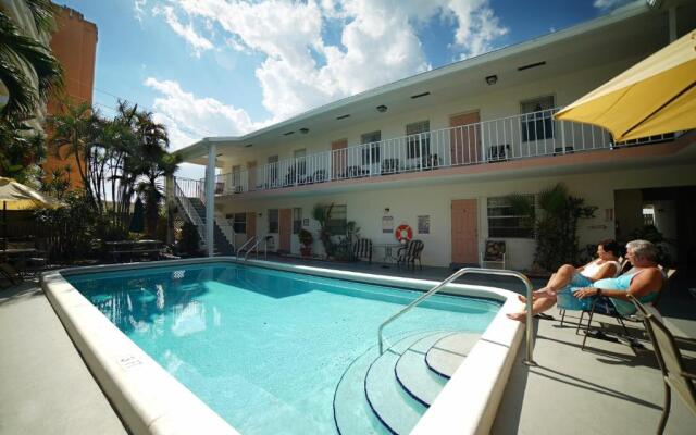 Beachside Gardens Apartments by Lowkl