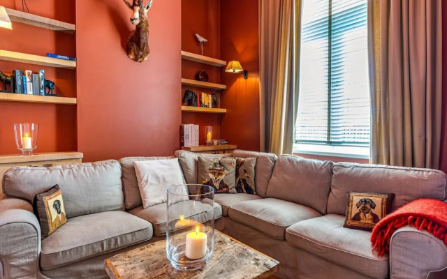 Luxurious Holiday Villa Realized in a Former School - фото 2