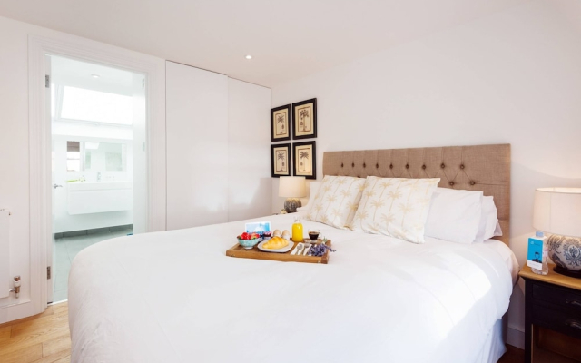 Lillie Road Residence Iv (No Front Desk)