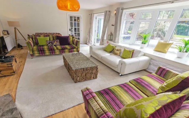 Shippenrill Croyde 6 Bedrooms, Sleeps 14, Hot Tub