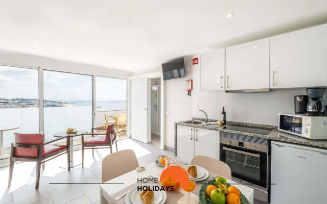 #098 Guest Antonieta Studio with Ocean and OldTown View