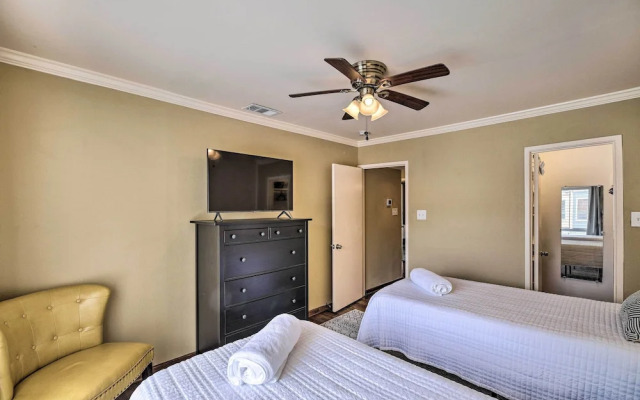 Charming Montrose Townhome With Private Pool!