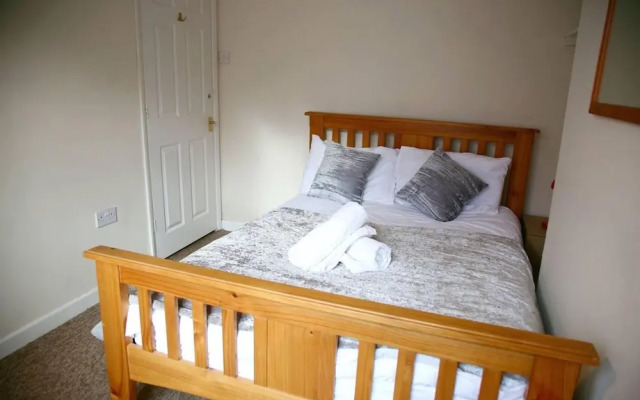 Serene Haven 4-bed House in Norwich