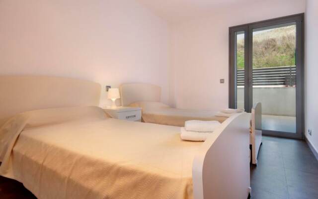 Apartment - 3 Bedrooms with Pool and WiFi - 107470