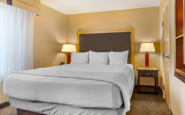 Cambria Hotel Fort Collins