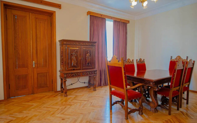 Tetriani Guesthouse