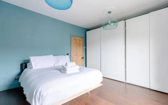 Trendy 2BD House 5 Mins From Willesden Junction!