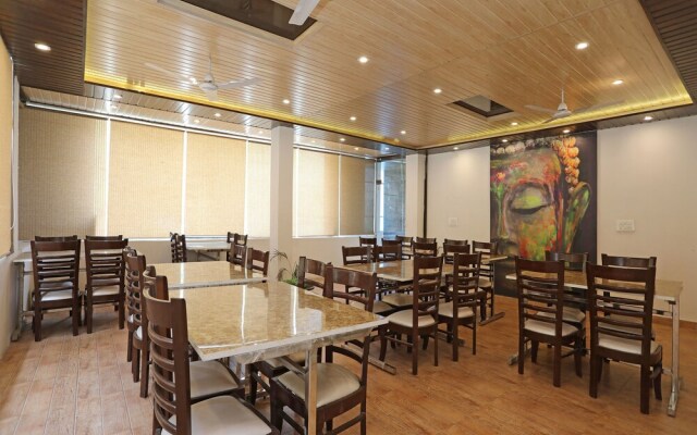 OYO 15219 Hotel Neer Buddha