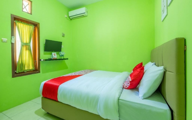 OYO 1399 Cemara Residence Syariah – Guest Rooms – Cirebon