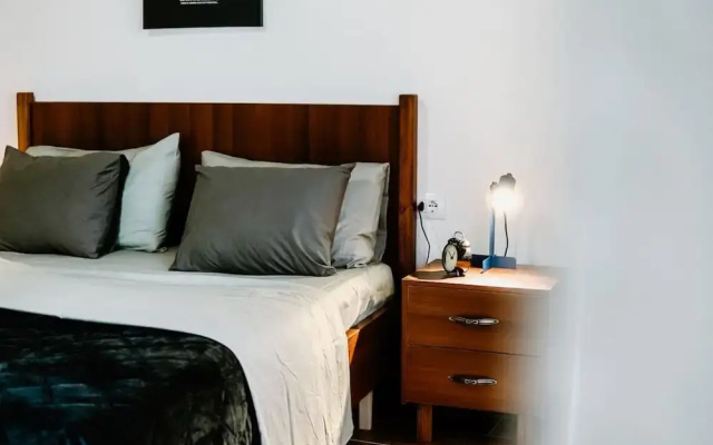 City Grove Blooms and Beds 2BR With City Views