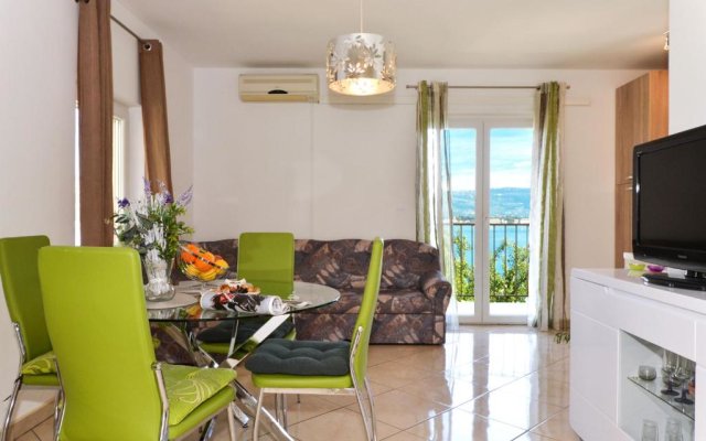 Apartment with a sea view terrace, Čiovo near Trogir
