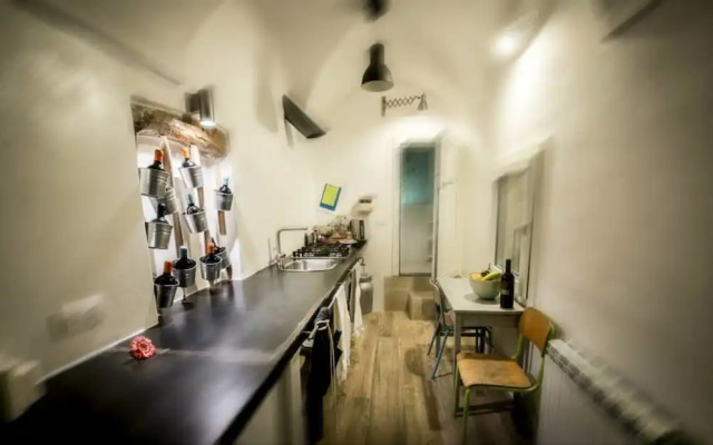 Viagiusti 51 (Adults Only)