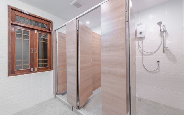 Tiny Taladnoi Hostel