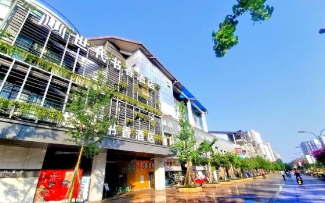 Book & Life Hotel