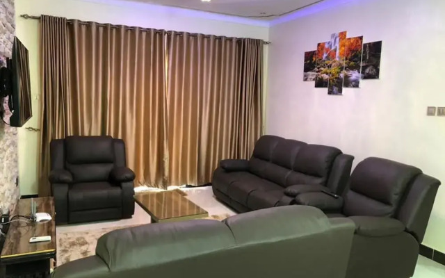 Lovely 2 Bed Apartment in Entebbe