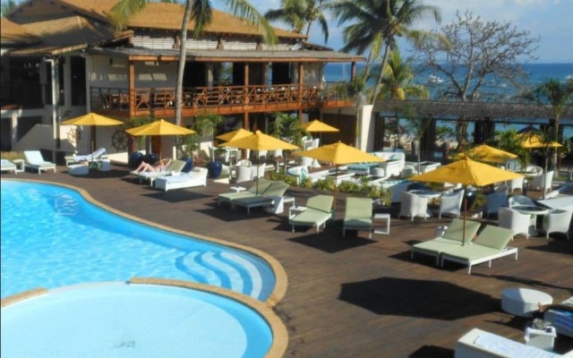 Royal Beach Hotel