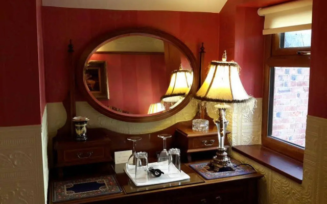 The Lonsdale Hotel