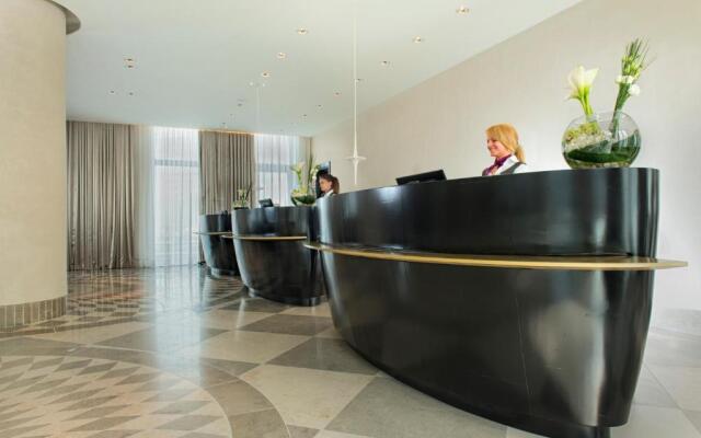 Crowne Plaza Berlin - Potsdamer Platz, an IHG Hotel