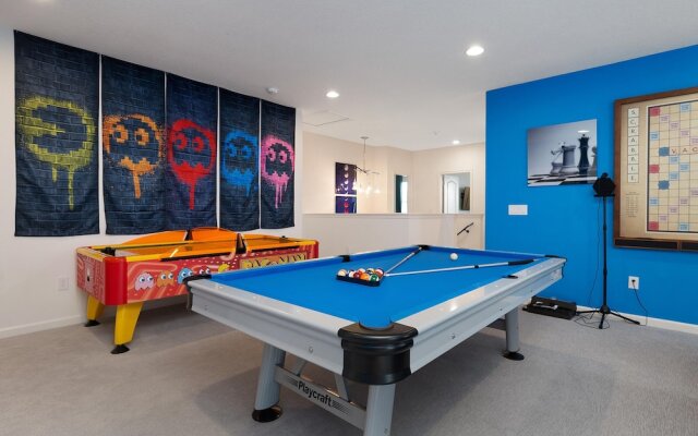 St012v: 10 Bed, Dinosaurs, Minions