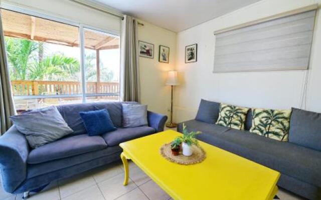 Sweet Home, Only 7 Min to the beach!