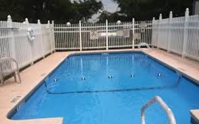 Baymont by Wyndham Lake Park Valdosta I-75