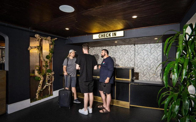 H Hotel