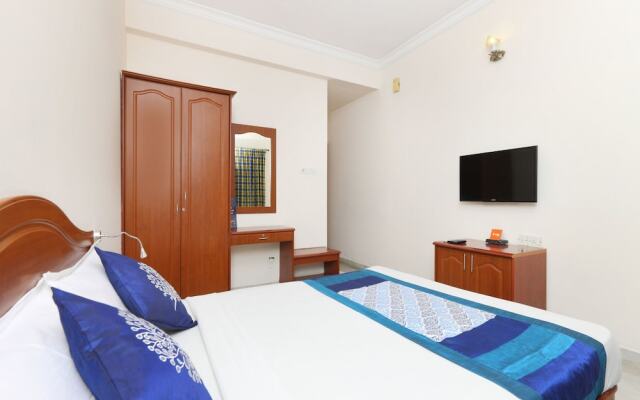 OYO 15101 Hotel Royal Paris