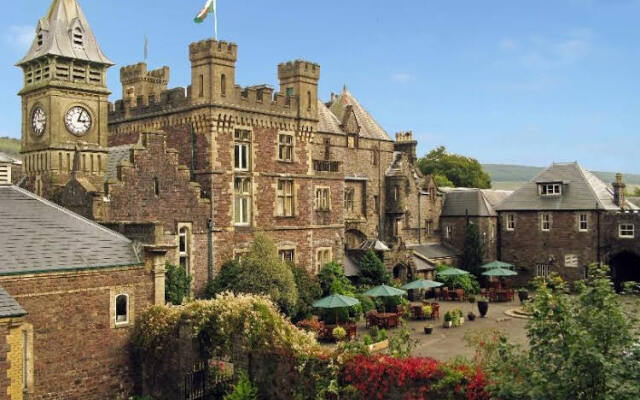 Castle Lodge