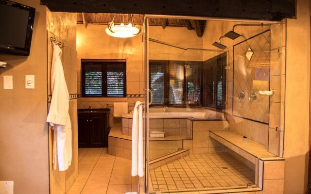 Wings and Water Guest Villa - Adults Only