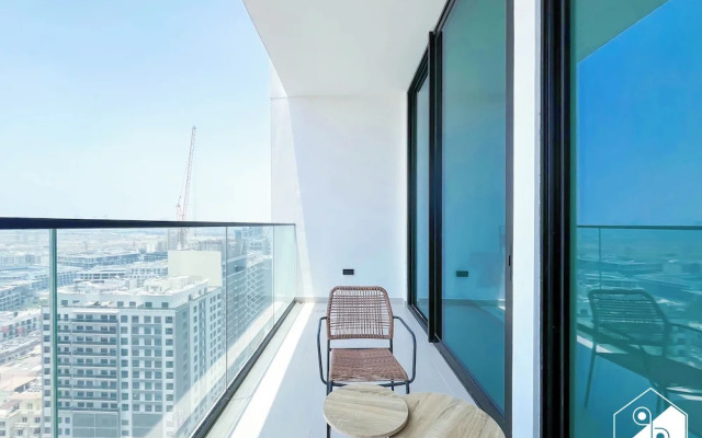 Luxury & Comfort 1B at Binghatti Amber & Balcony