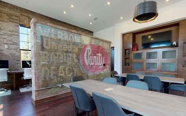 Landing Cool Springs Apartments