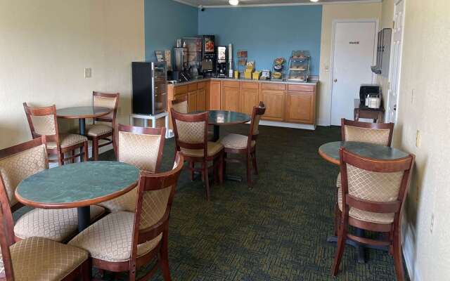Days Inn by Wyndham Hannibal