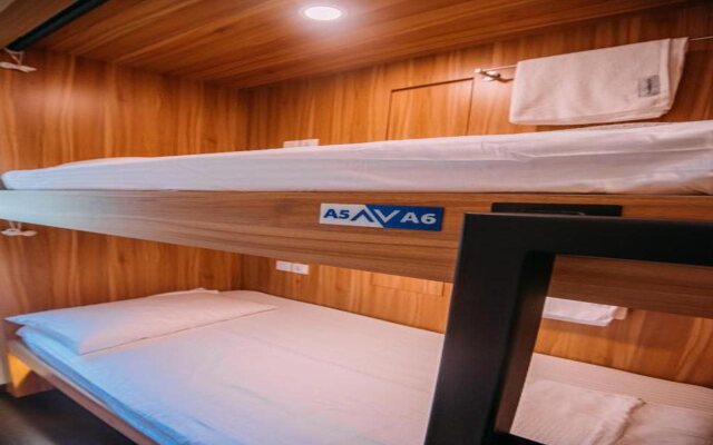 Bluewaters Pods 38 Hongkong St