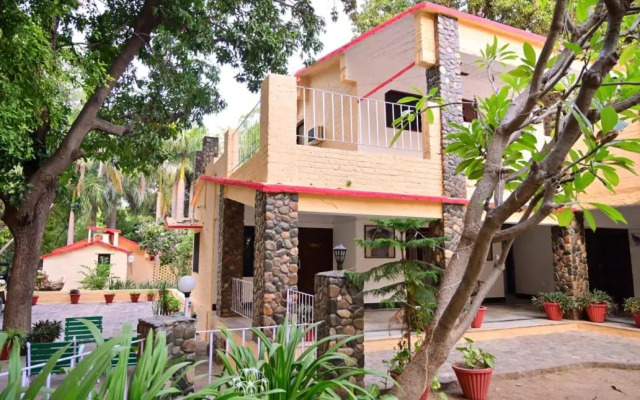 Leopard Lair Ananta Express
