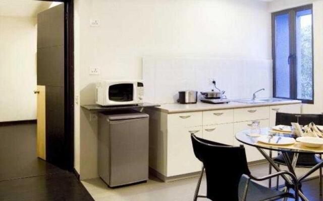 OYO 44310 Maninagar Residency