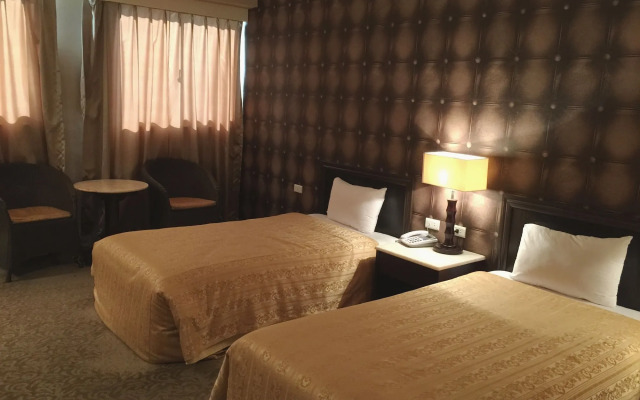 Well Garden Hotel