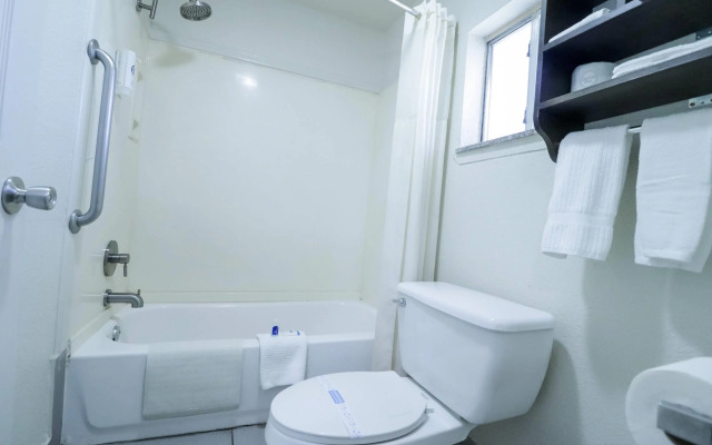 Rodeway Inn San Antonio Lackland AFB - SeaWorld