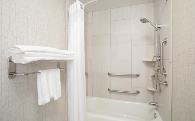 Holiday Inn Express Hotel & Suites Longmont by IHG